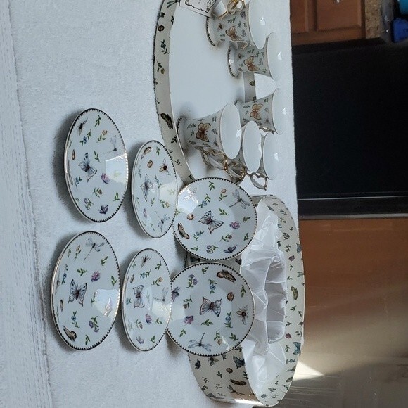 Porcelain Demitasse Teacups Saucers Butterflies (6) ITALIAN DESIGN CERAMICS vtg - Picture 2 of 16
